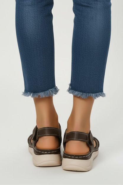 Hannah Womens Retro Strap Sandals With Buckle Fastening by Selouva